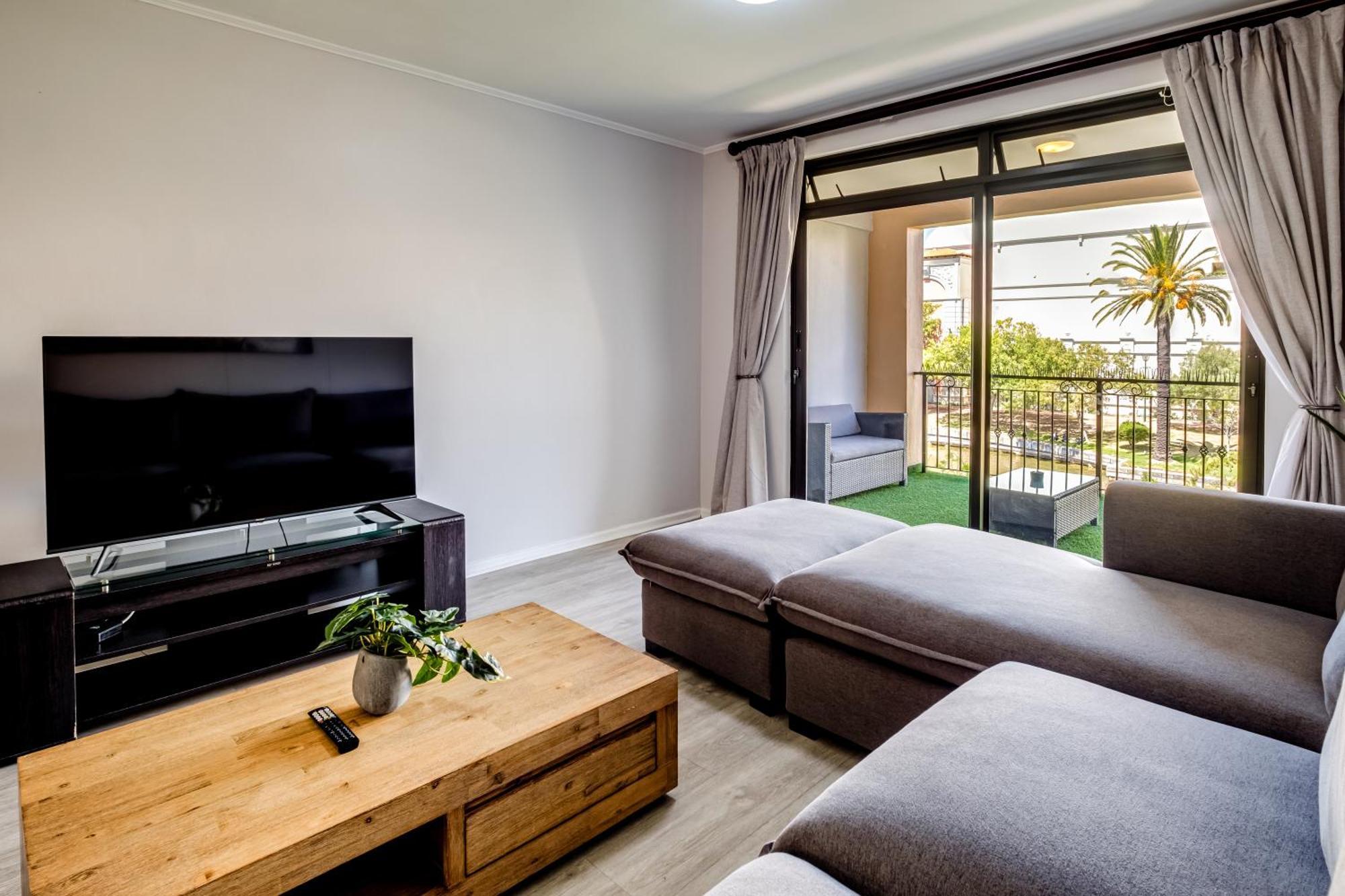 Belina - Island Club Canal Front Apartment *
