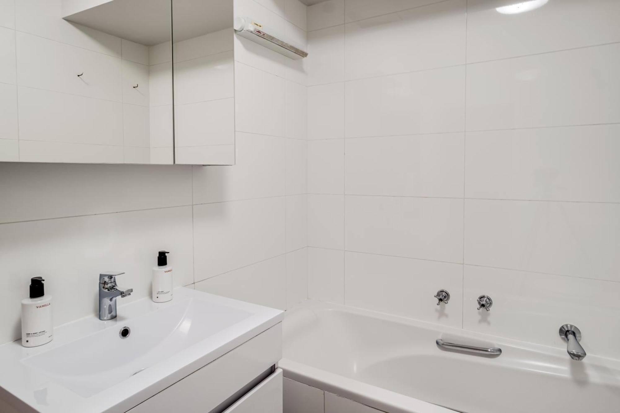 Apartment Belina - Island Club Canal Front Cape Town