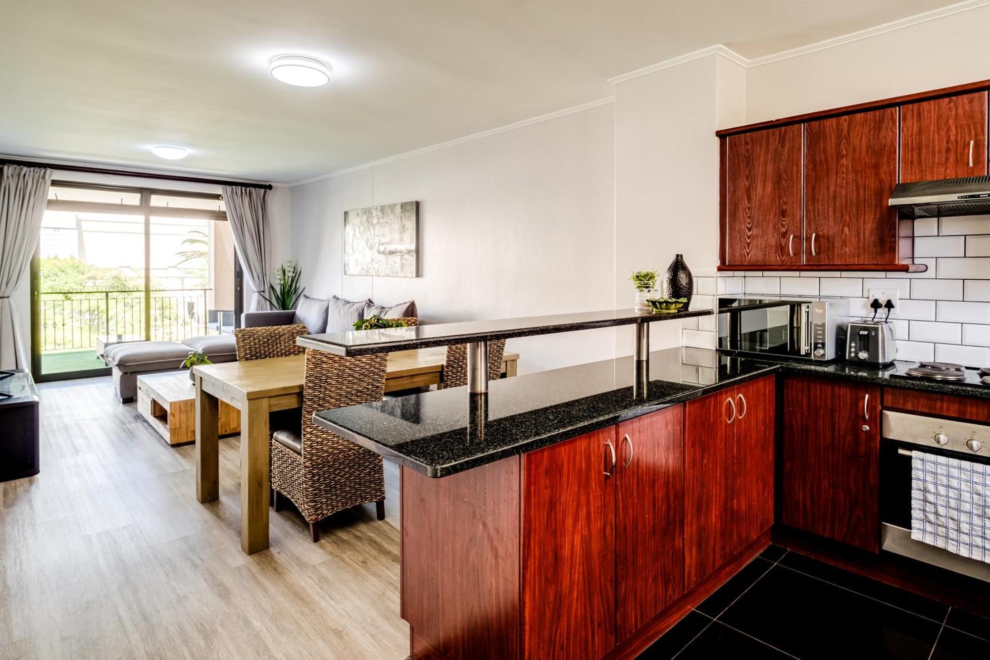 Belina - Island Club Canal Front Apartment Cape Town