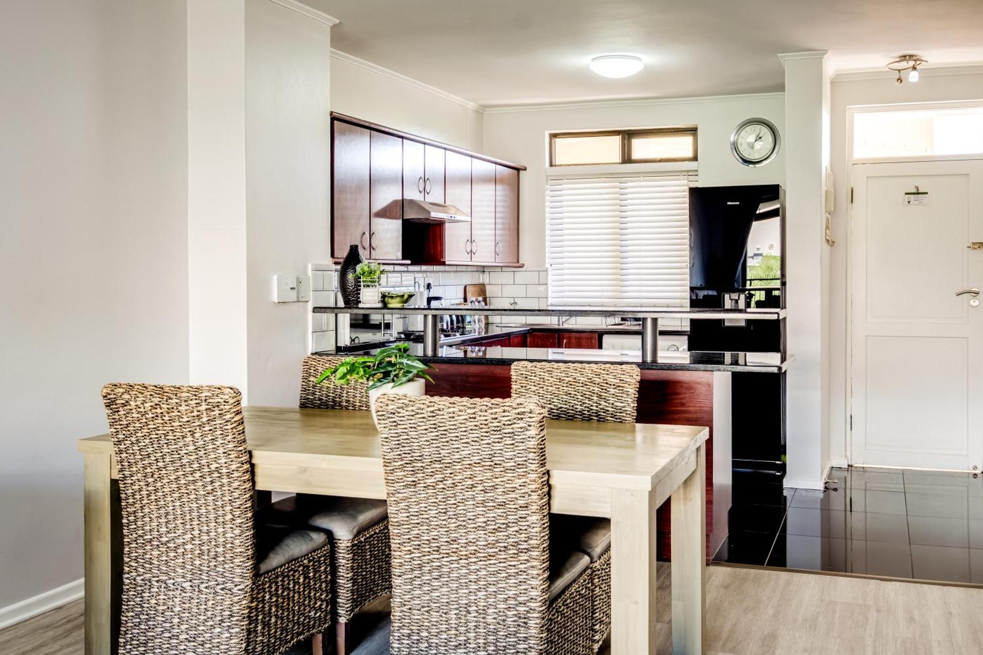 Belina - Island Club Canal Front Apartment *