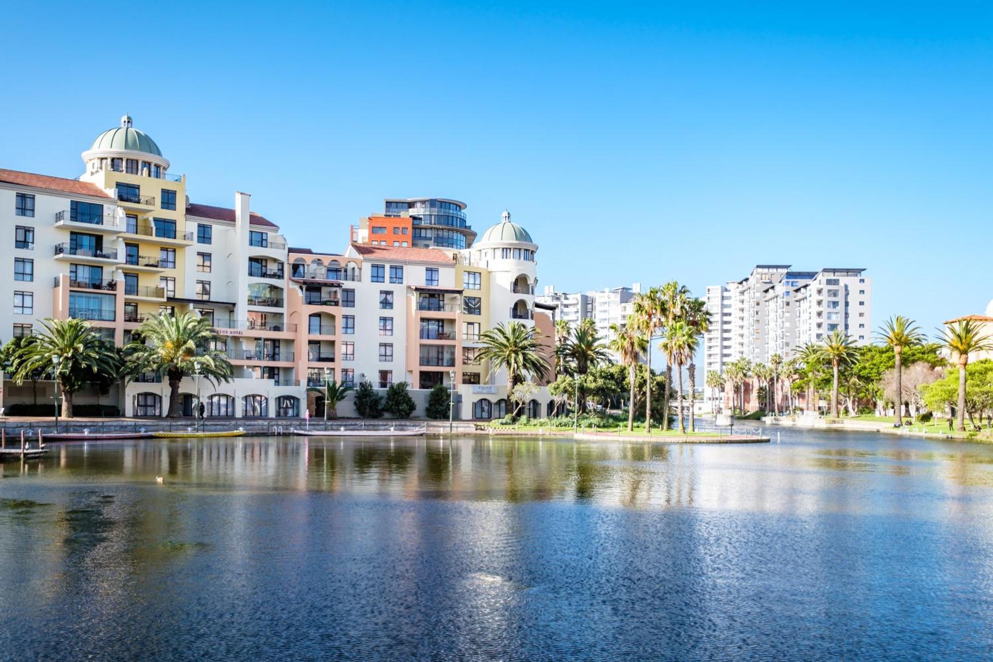 Apartment Belina - Island Club Canal Front Cape Town