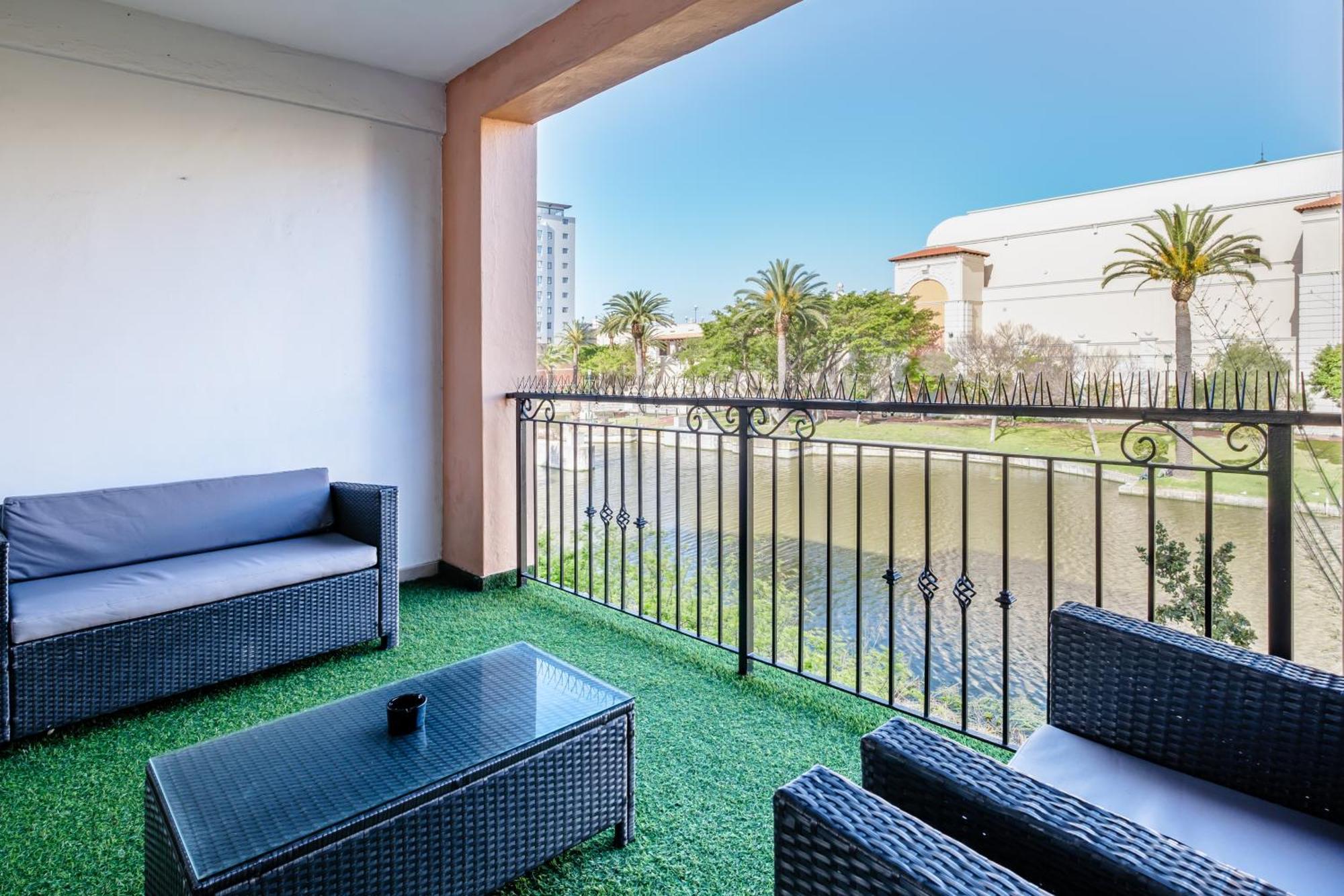 Belina - Island Club Canal Front